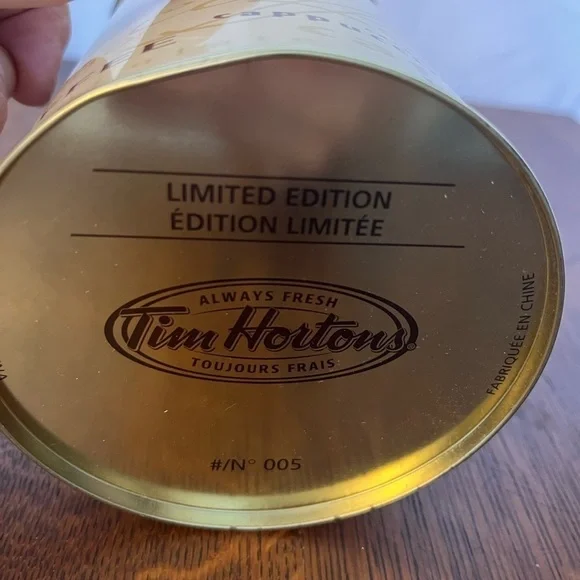 Limited Edition Tim Hortons Collector tin. #005 - Picture 7 of 7